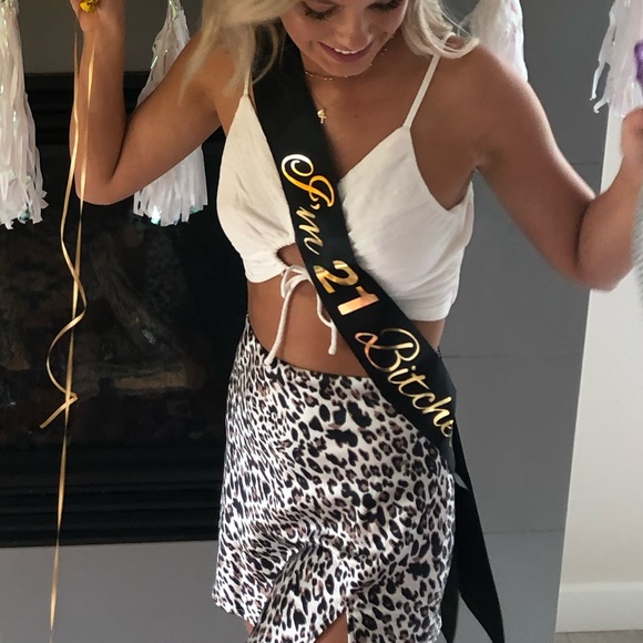 White crop top - Picture 3 of 3